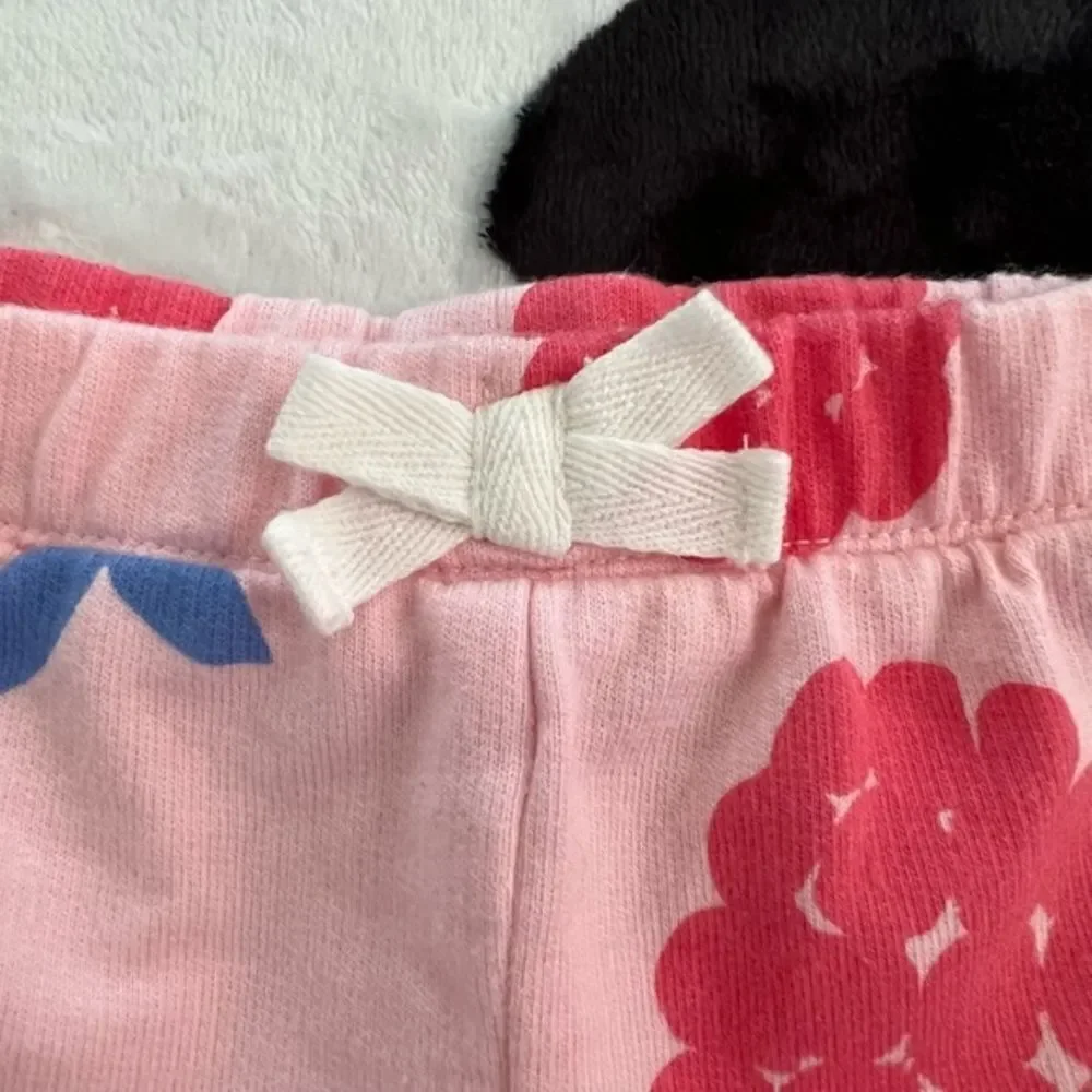Baby Girl's Carter's 2 piece set Raspberry Sweater‎ and Short Set 6 months